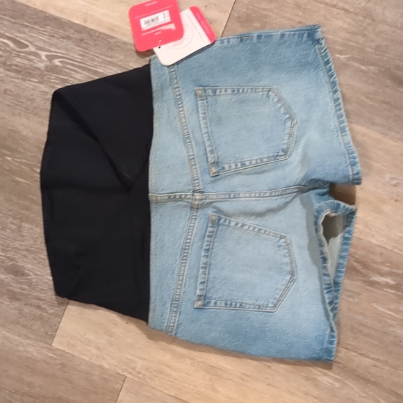 Isabel Maternity Shorts - Picture 3 of 4